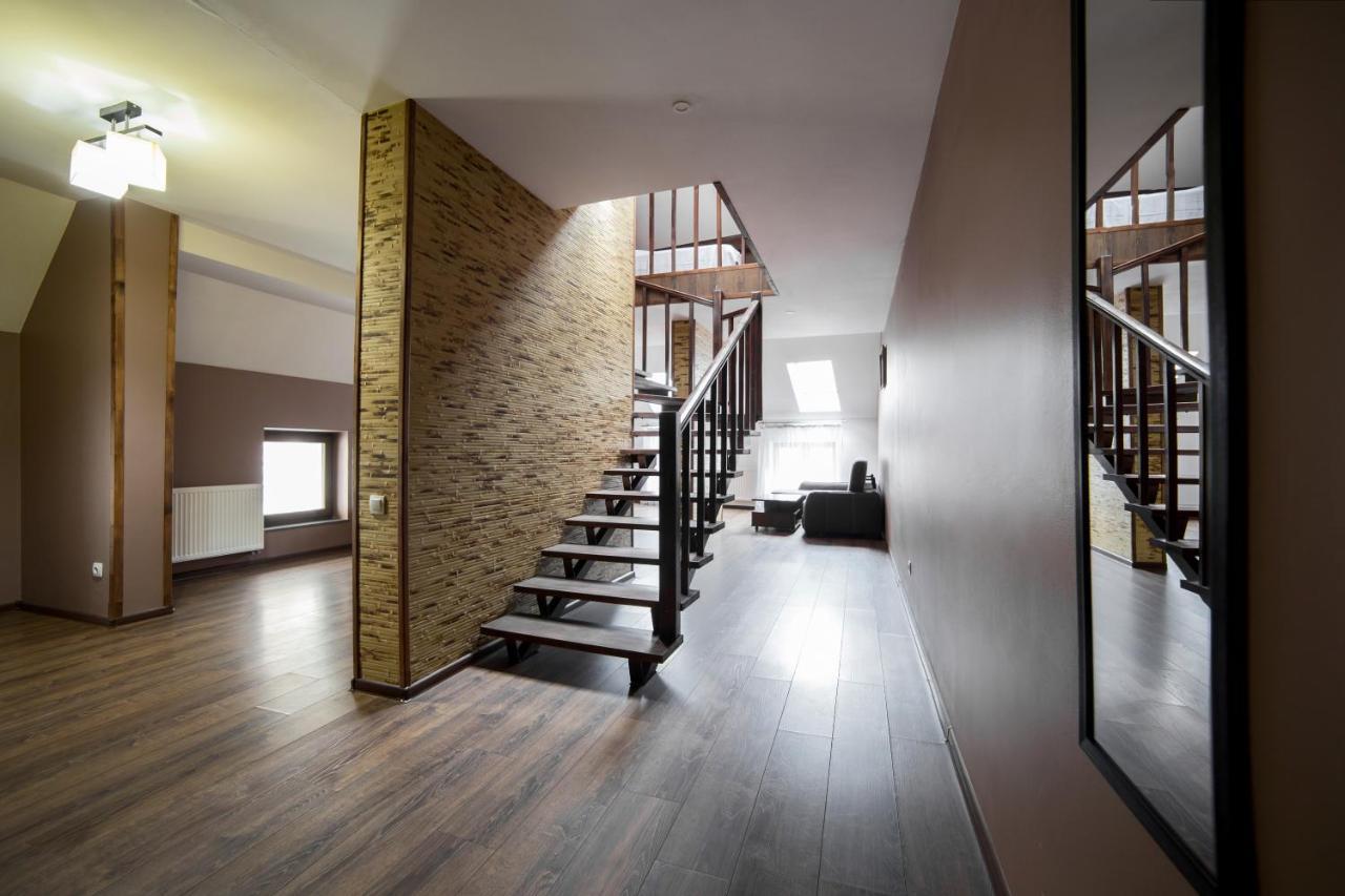 Apartments On Mitny Square Lviv Exterior foto