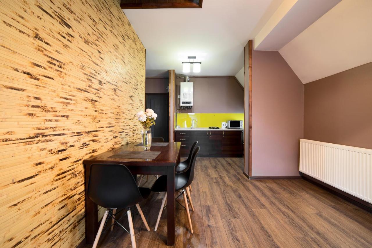 Apartments On Mitny Square Lviv Exterior foto